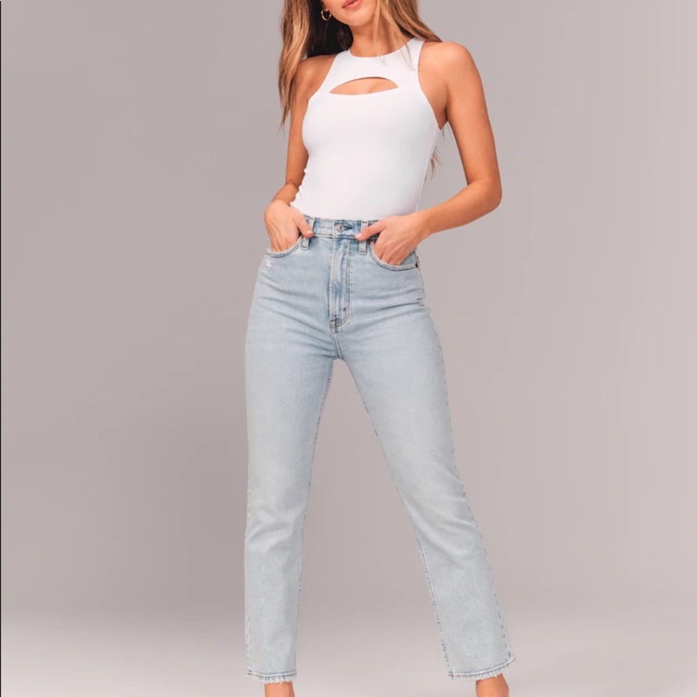 Abercrombie&Fitch Petite Curve Love Ultra Highrise Ankle Straight Jean